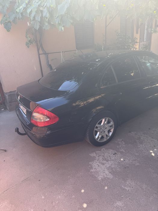 Mercedes E 200 W 211