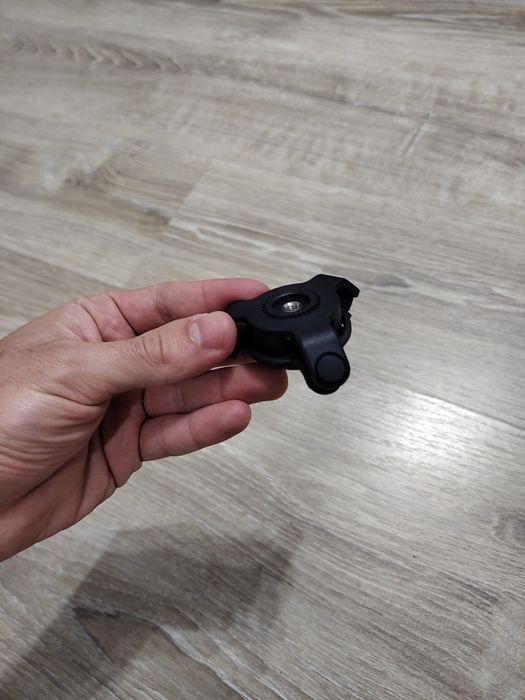 Suport telefon pentru motocicleta tip quad lock