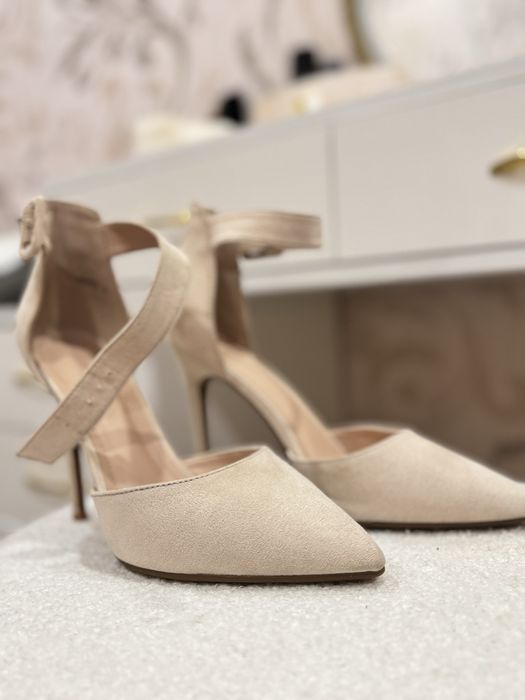 Продам женские туфли