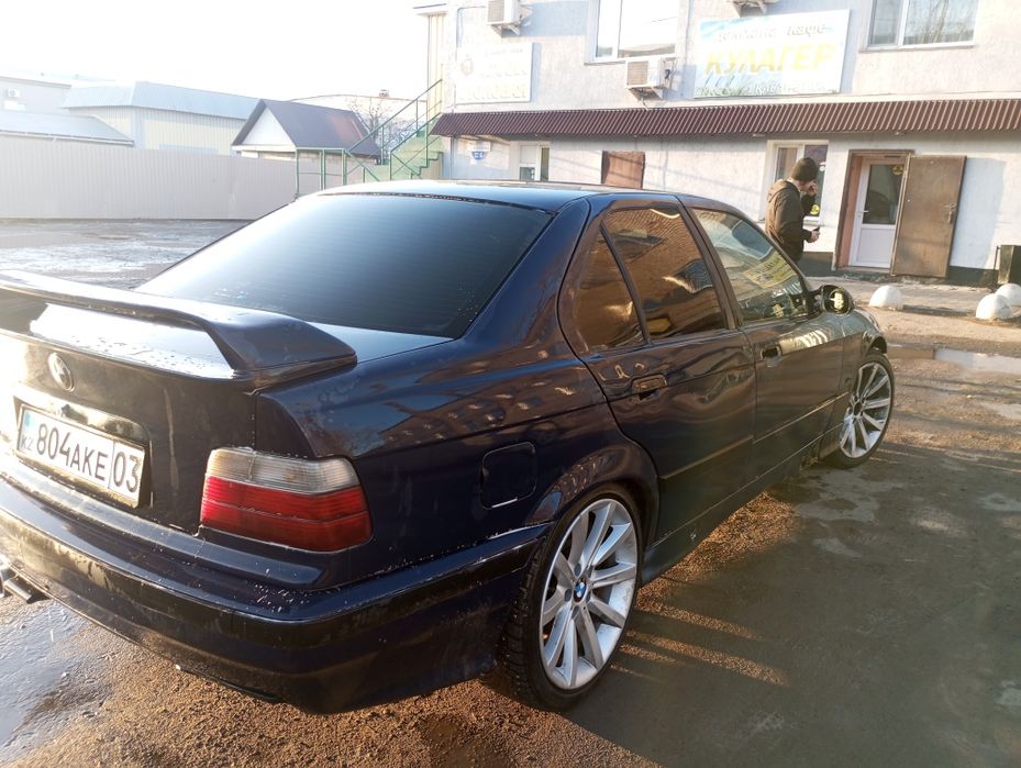 Продам БМВ.  е36