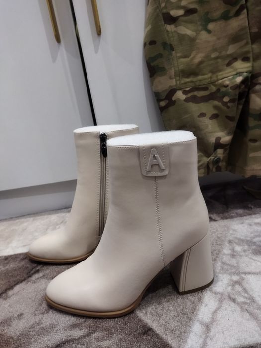 Продам осенние сапоги