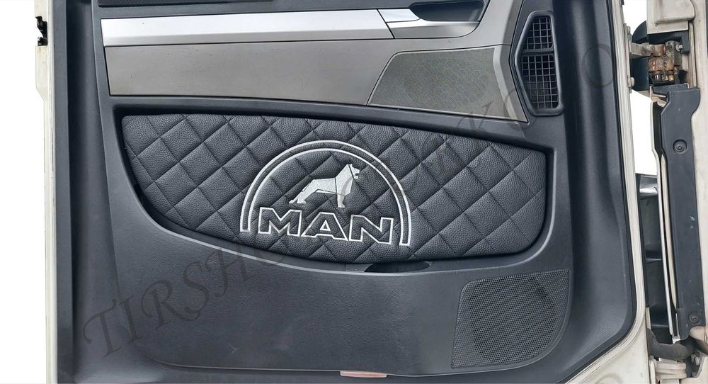 Кожени кори за врати MAN TGX/TGS 2010-2019 година различни цветове