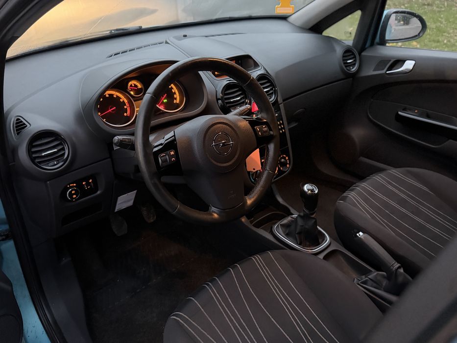 Opel Corsa D Facelift 111 Edition – 2011 | 1.4 Benzină
