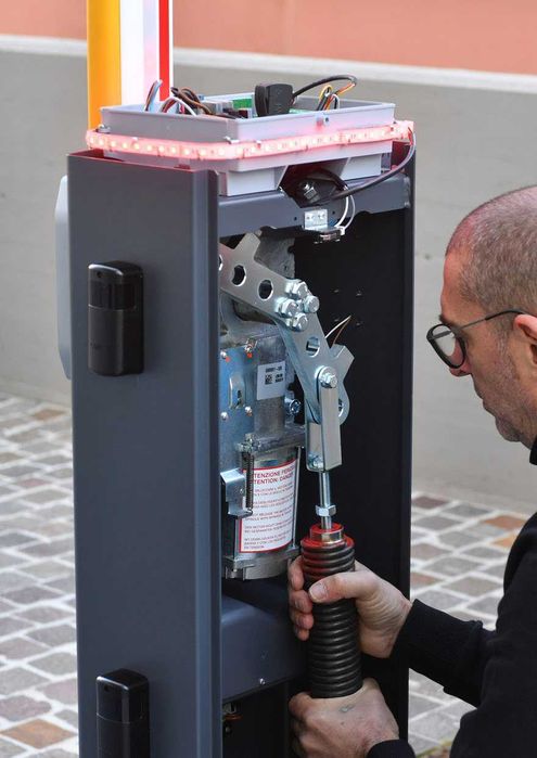 Bariere inteligente parcare turnicheti cu montaj integrare Oradea