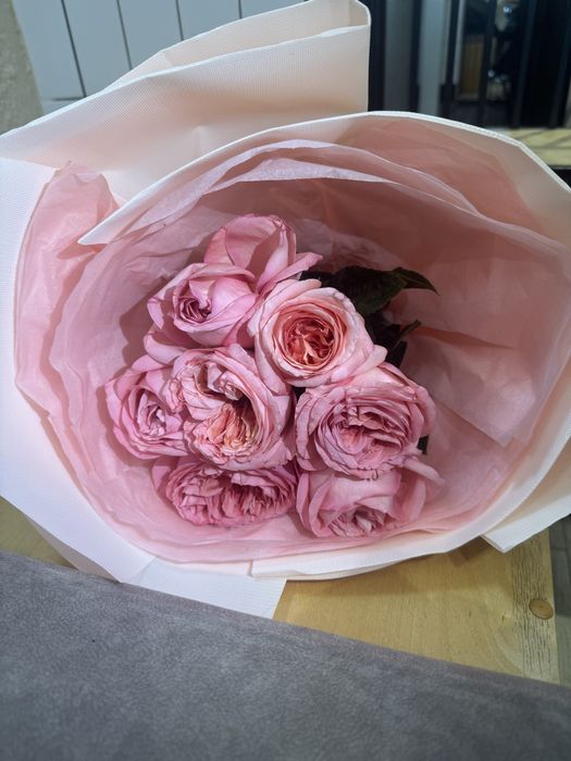 Пионовидные розы 5шт  7 шт