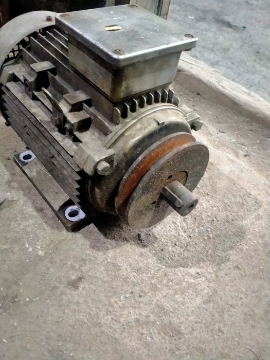 Продам электро двигатель