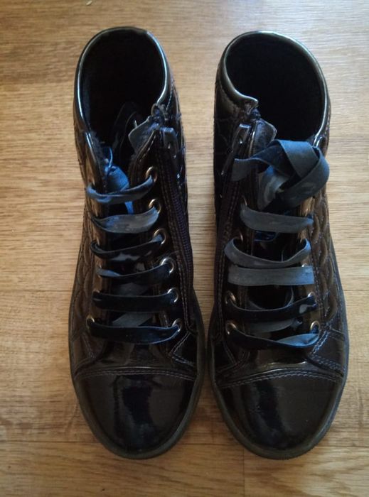 Продам обувь для девочек