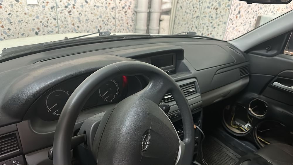 Lada Priora 217280