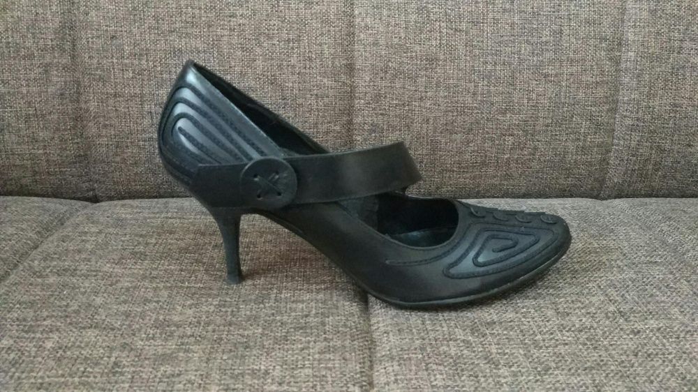 Итальянские кожаные туфли Sasha Fabiani. Размер 38. Почти новые.