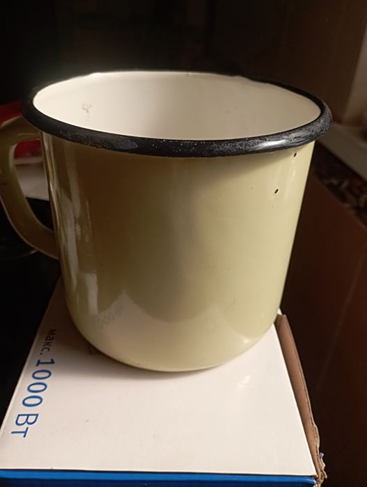 Эмалированная кружка