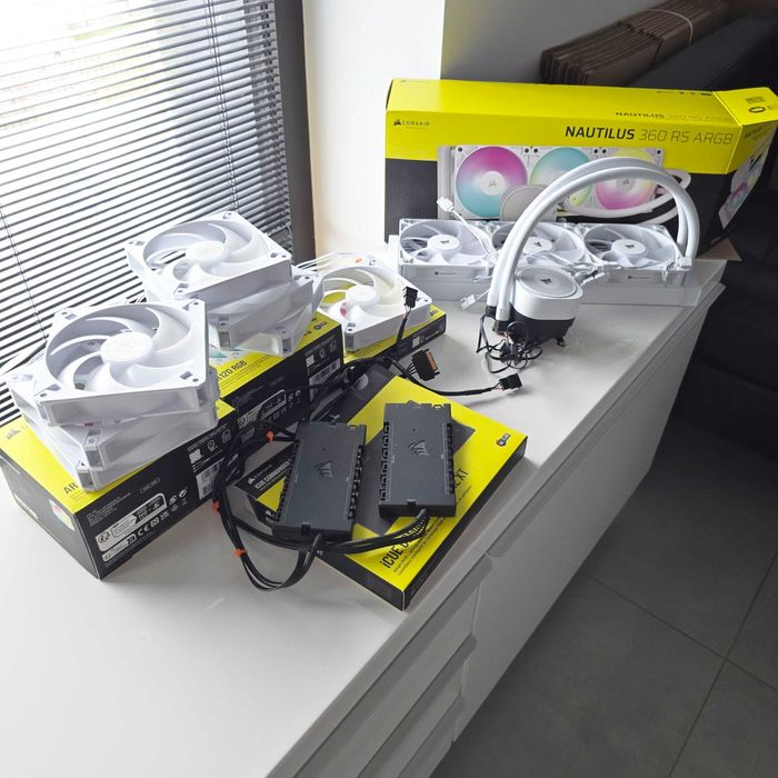 Racire Corsair AIO Nautilus 360 RS, 9x Fans, 2x Commander Core XT