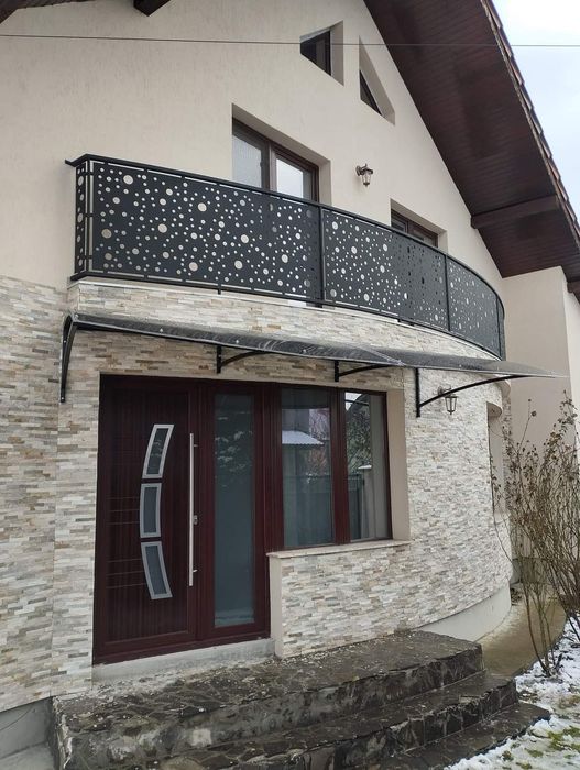 Confecționez: balustrade; porți;  ghiduri ;  copertine  din inox și fier
