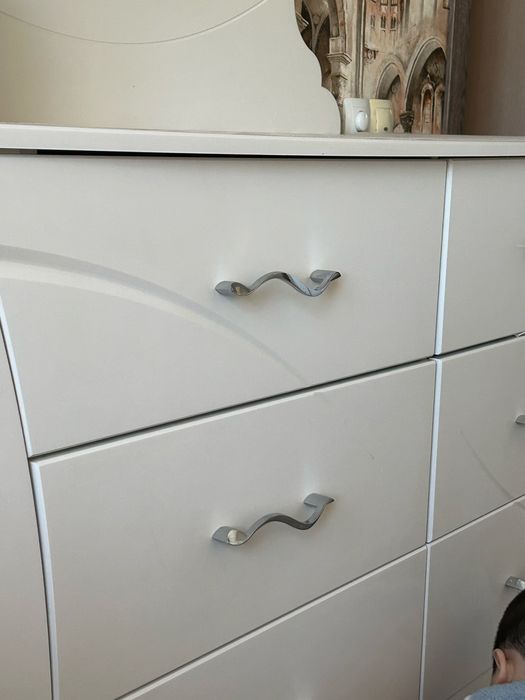 продаю тумбочка шкаф