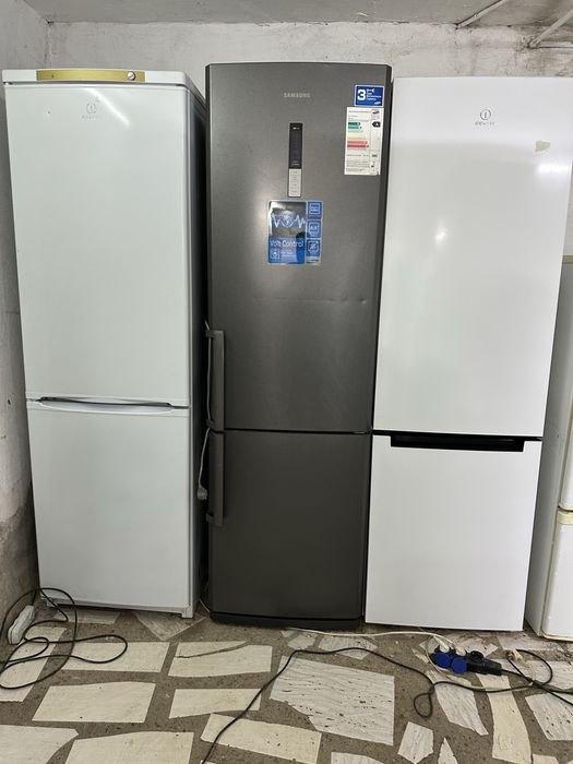 Продам холодилник в рабочем состаение