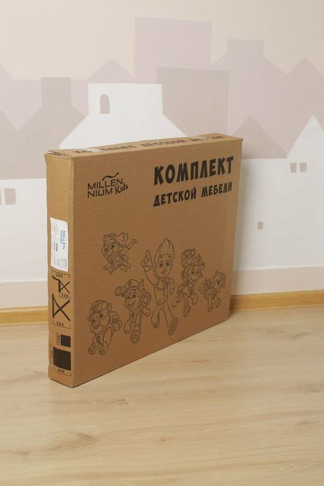 Продам хороший качественный детский парту комплект.