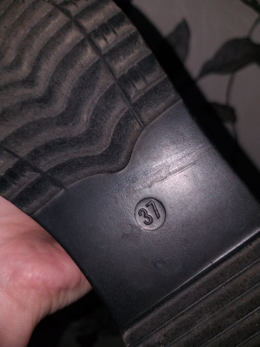 Продам б/у туфельки