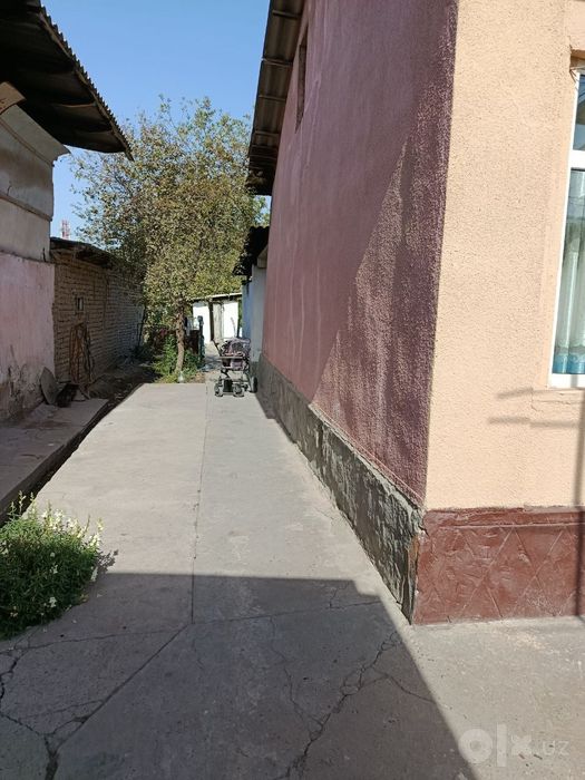 Uy Sotiladi 11 sotik 7 xona