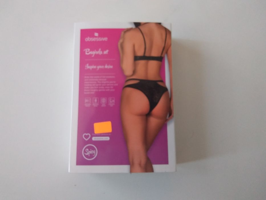 Страхотен и много красив и секси женски комплект -не е слагано изобщо