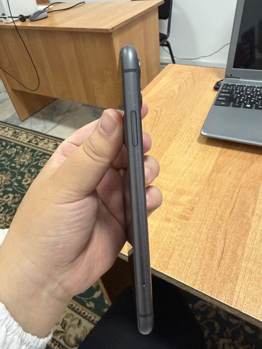Продаю Iphone 11 черный 128 гб