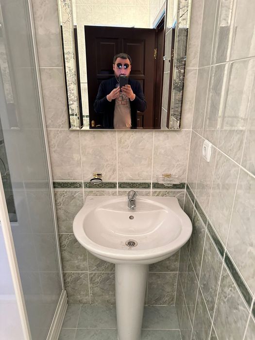 Унитаз, биде, раковина, зеркало