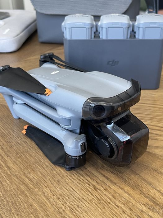 Дрон DJI Air 3 Fly More Combo  (DJI RC 2)