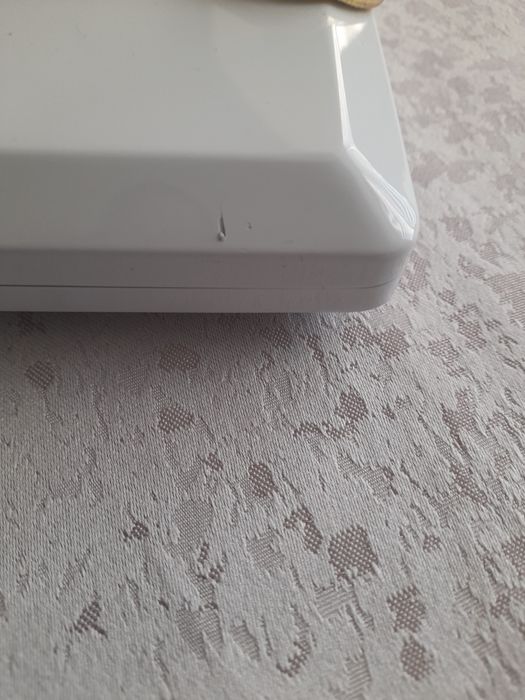 Бял метален клъч Kilian Paris