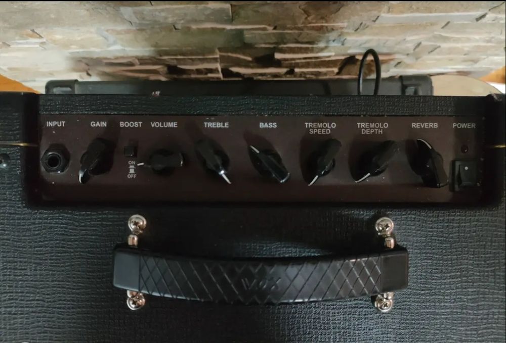 Комбоусилитель "VOX"