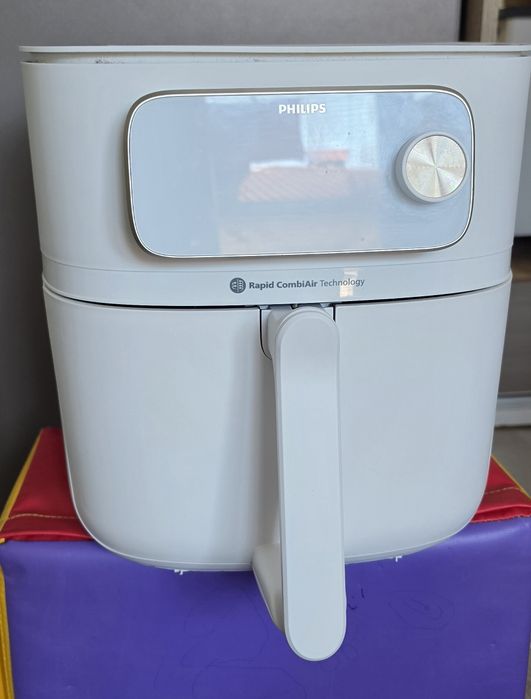 Еър фраер Philips HD 9876 2200w