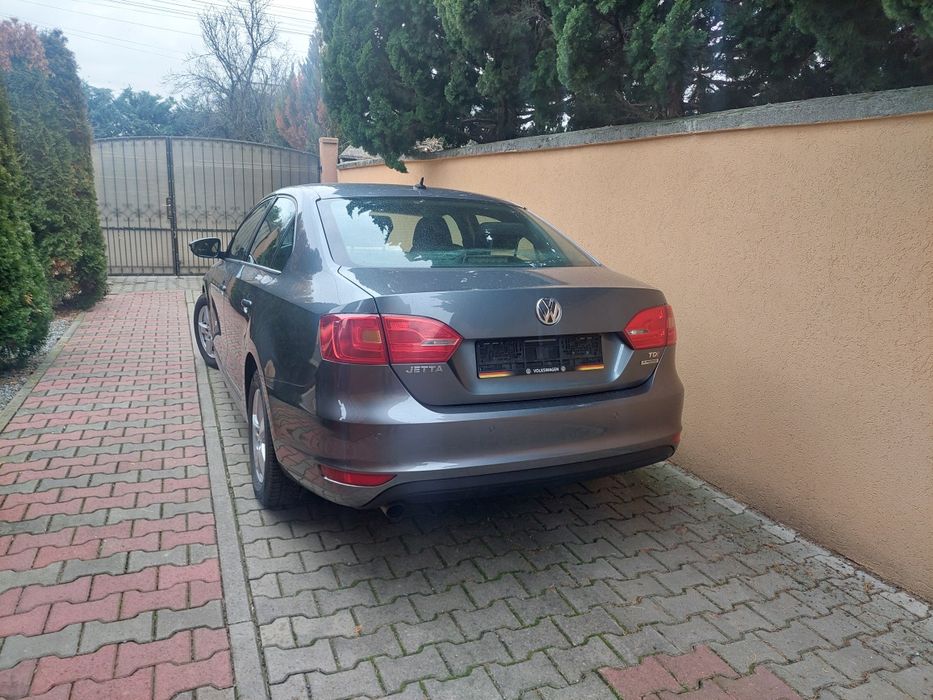 Vând  VW JETTA  1 6.TDI.