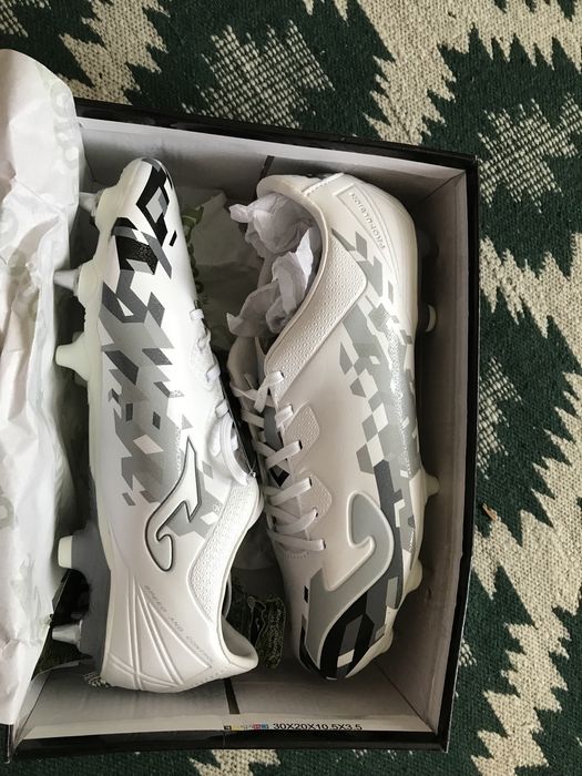 Футболни бутонки Joma