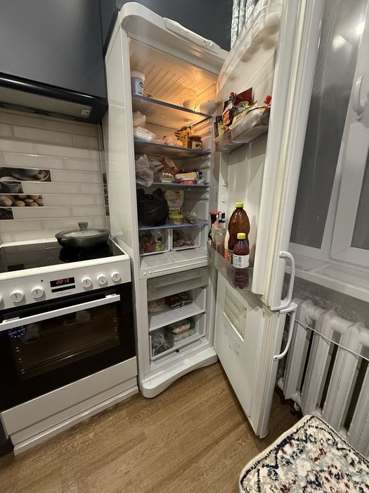Холодильник Indesit 185×60 см