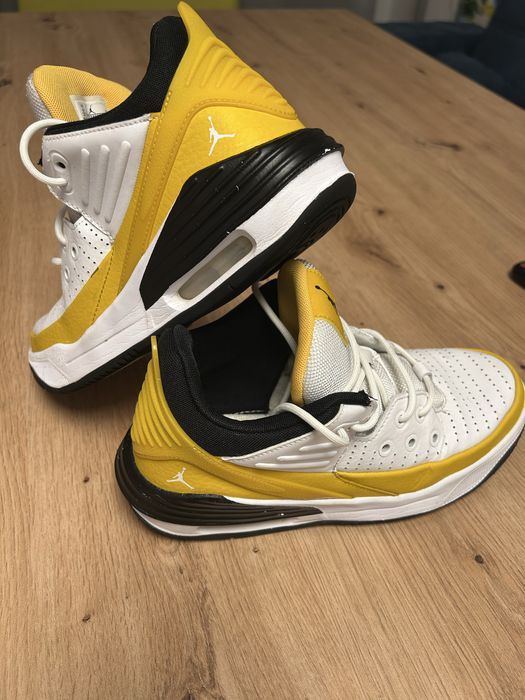 Маратонки Nike air JORDAN 38,5
