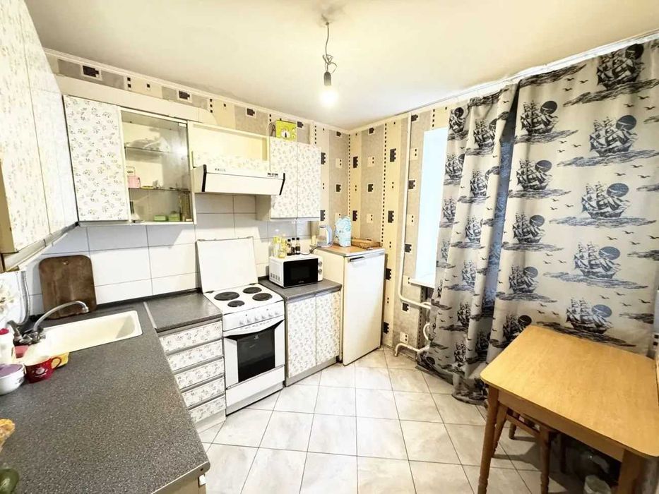 Дава се под наем Двустаен апартамент в София, Център - 55 кв.м за 407.49 € - Снимка #2