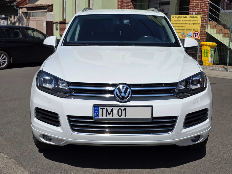 VOLKSWAGEN Touareg