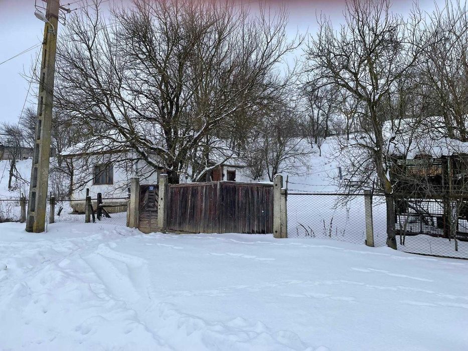 Vand Casa la tara cu CF, teren 2800 mp – Comuna Geaca, Sat Lacu