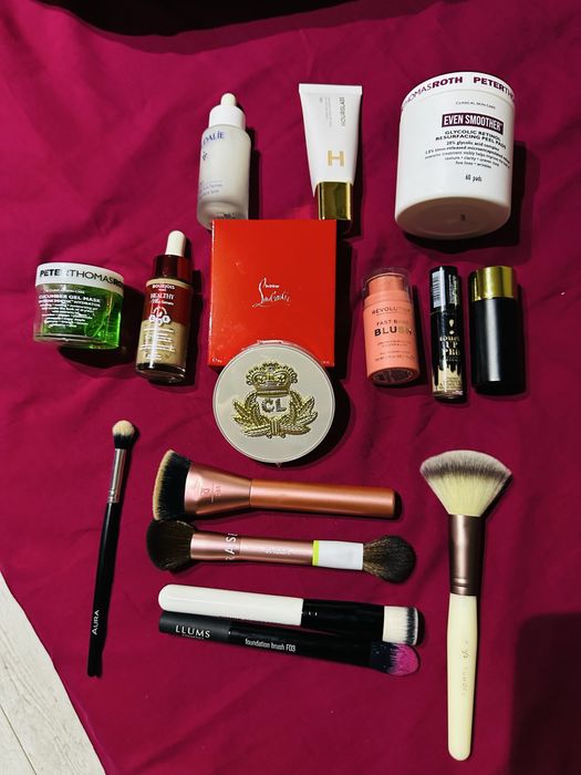 Продавам козметика, цени и състояние долу.