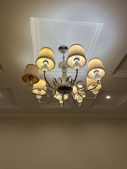 Люстра в отличном состоянии