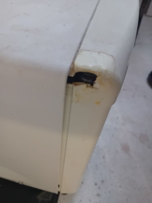 Микровълнова фурна с грил Delonghi