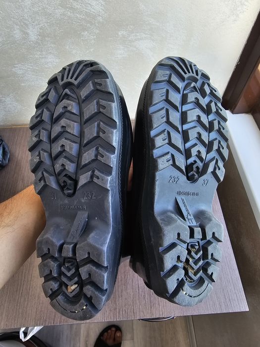 Продам резиновые сапоги