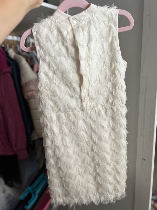 Рокля за момиче на 4-5 години с ресни и панделка