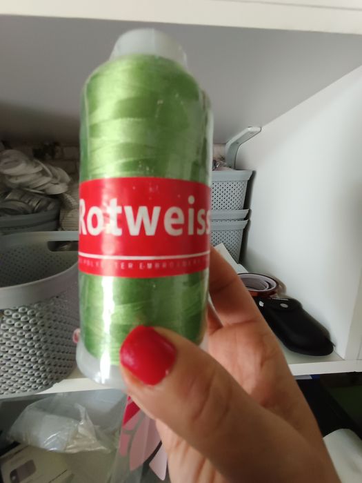 Mașina de brodat cu comanda program