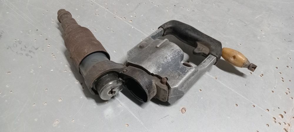 Монтажный пистолет