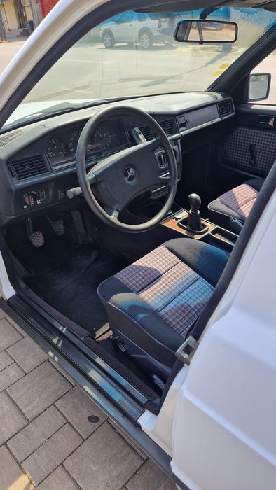 Mercedes Benz w201 190 2.5D 90CP