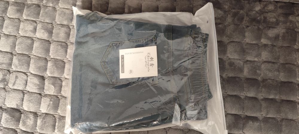 Продам новые джинсы утепленные