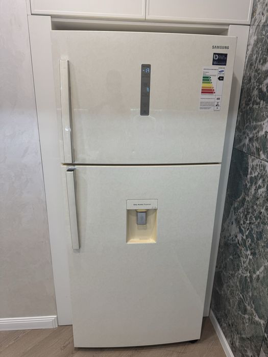 Холодильник Samsung 185см