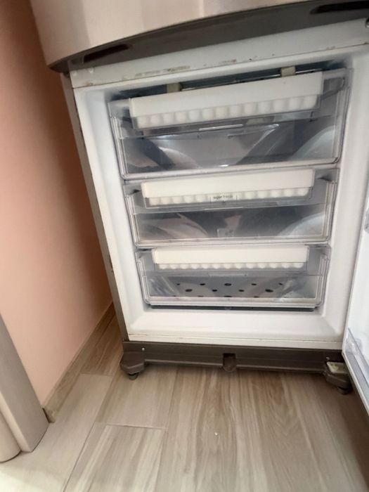Хладилник Hotspot Ariston