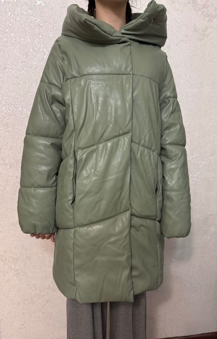 Куртки зимние с капюшоном