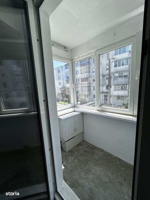 Apartament decomandat, etaj 1, izolat cu balcon inchis, Baragan.