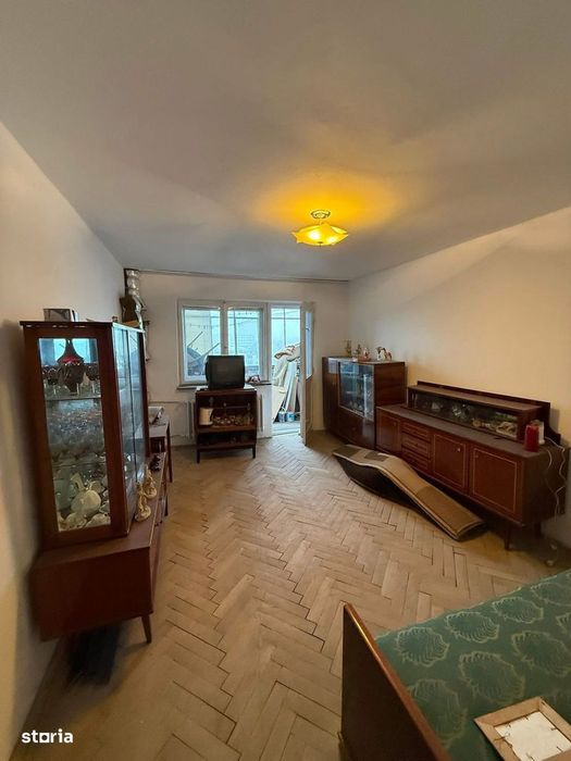 3 decomandate Calea București Institut 7/10 bilateral 70 mp