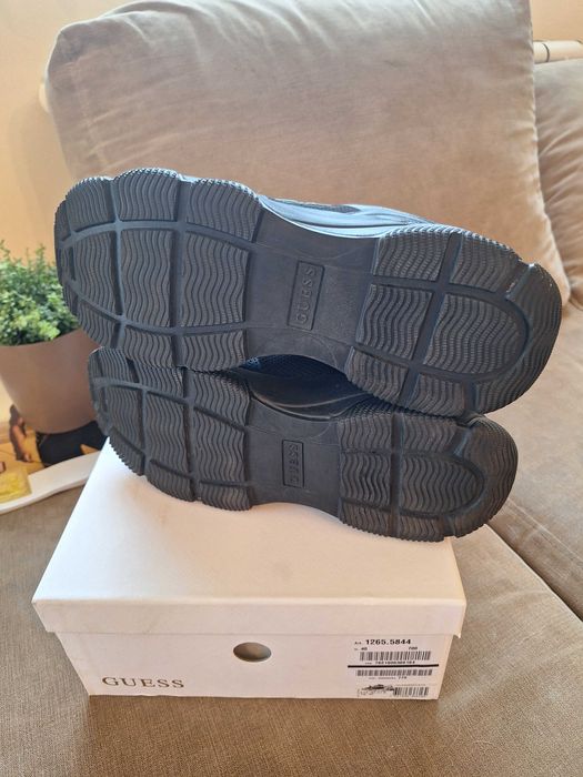 Сникърси кожени Guess